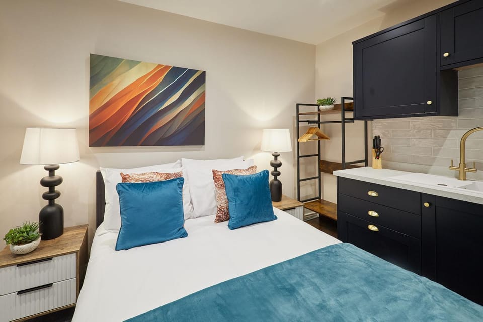 Kitchen or kitchenette, Bedroom