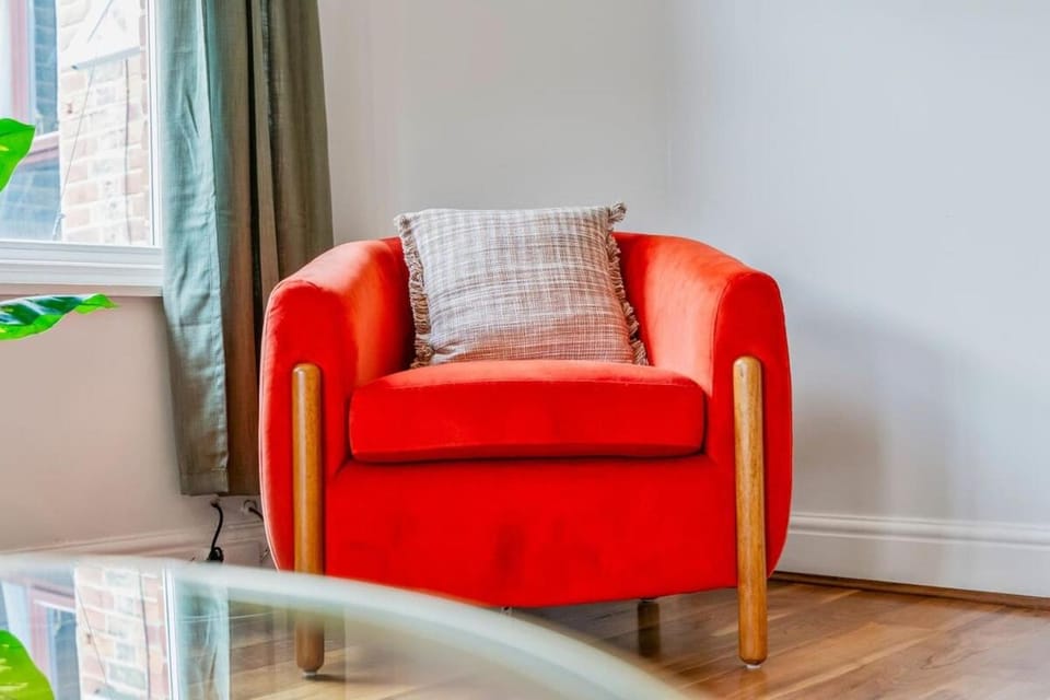 Two Bedroom Apartment by Brookland Stays Serviced Accommodation Short Lets Near Central London Links Apartment in London Borough of Ealing