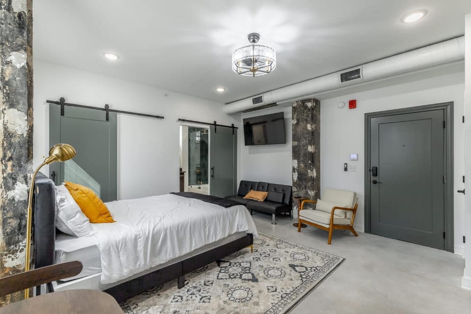 Bed, TV and multimedia, Photo of the whole room, Seating area