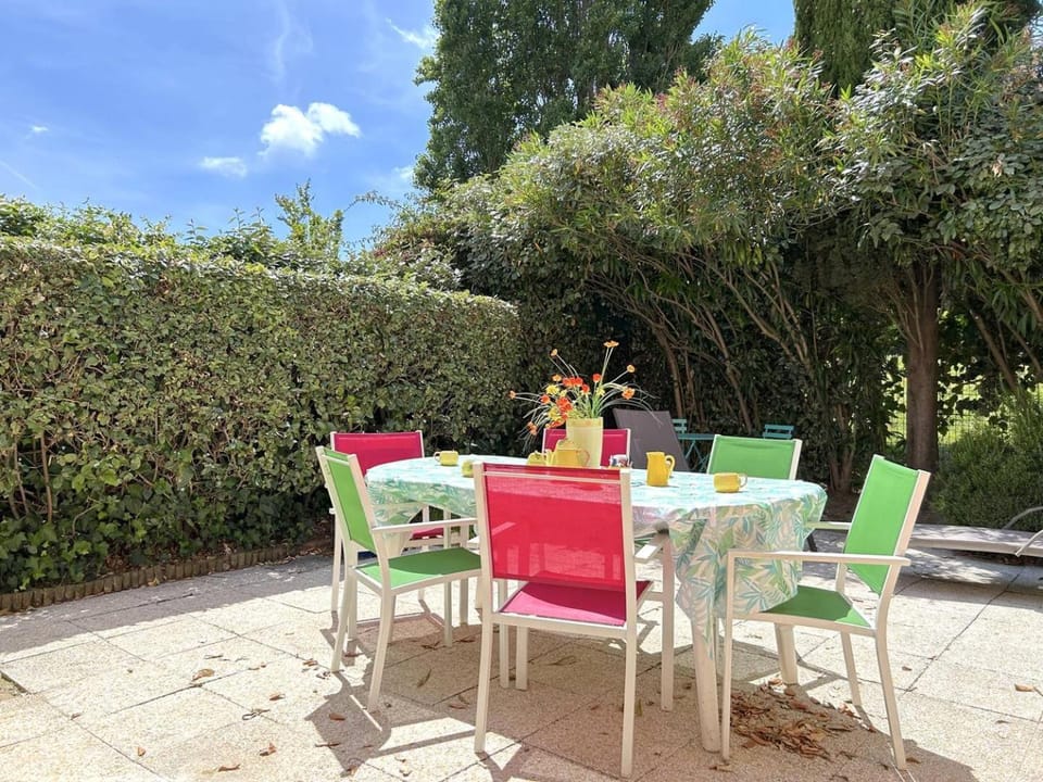 Spring, Garden, Dining area, Garden view