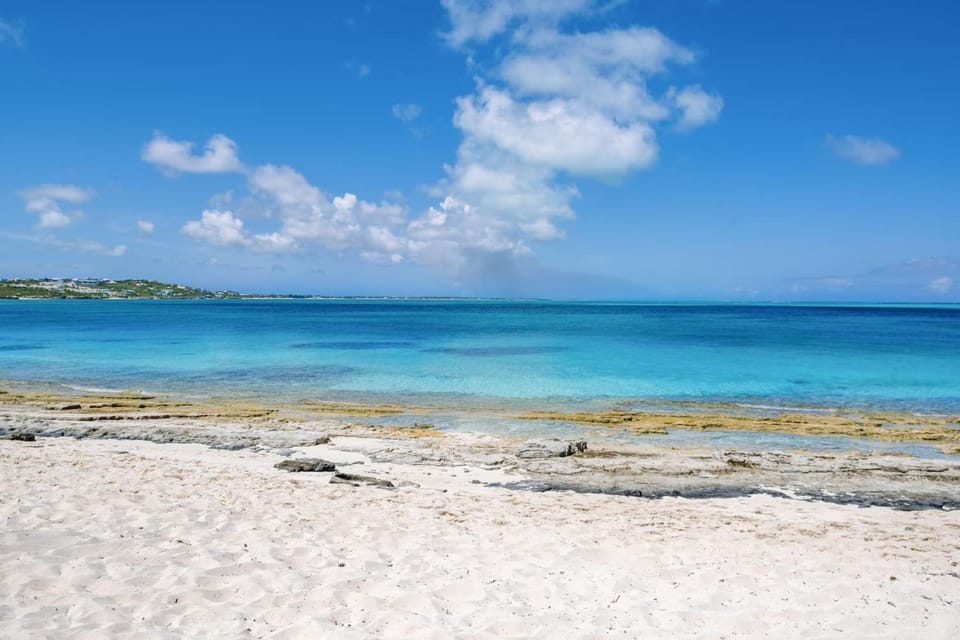 Water Edge 1BR Romantic Beachfront Retreat Villa in The Bight Settlement