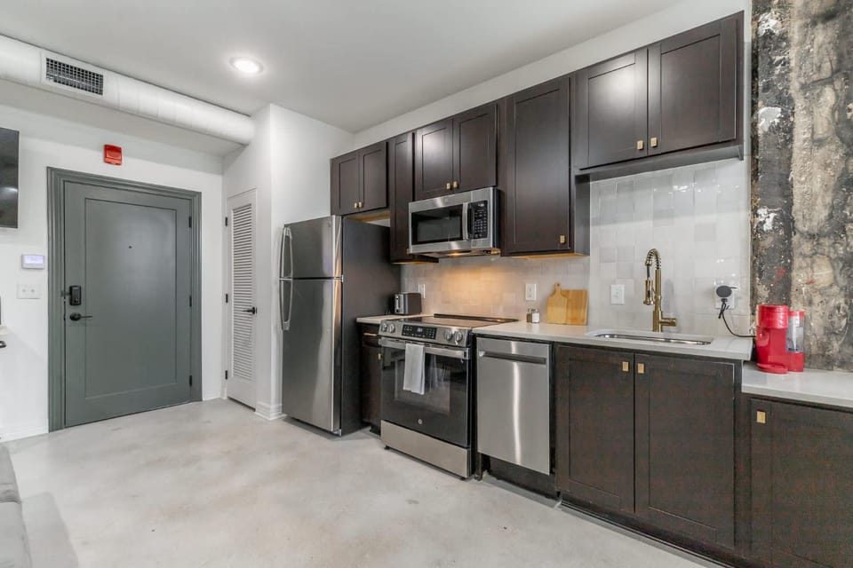 Kitchen or kitchenette, dishwasher, oven, pet friendly, stove