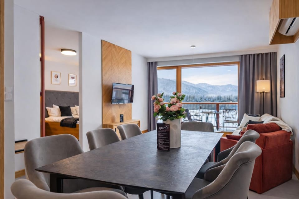 Living room, Mountain view