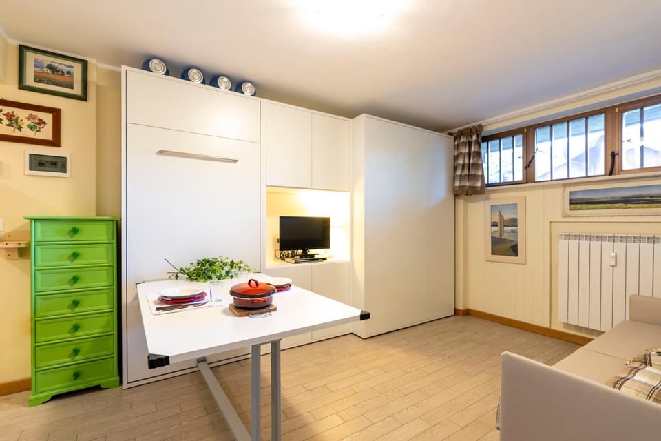 Property building, Kitchen or kitchenette, Living room