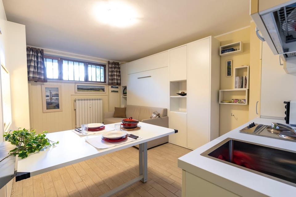 Kitchen or kitchenette, Living room
