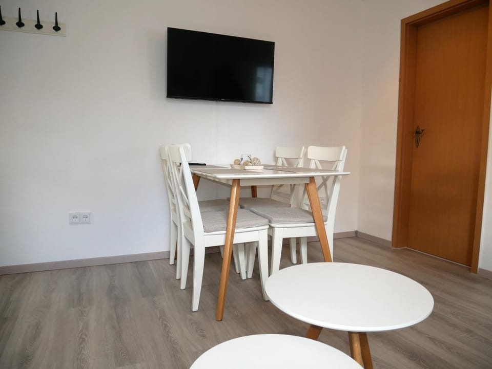 TV and multimedia, Dining area