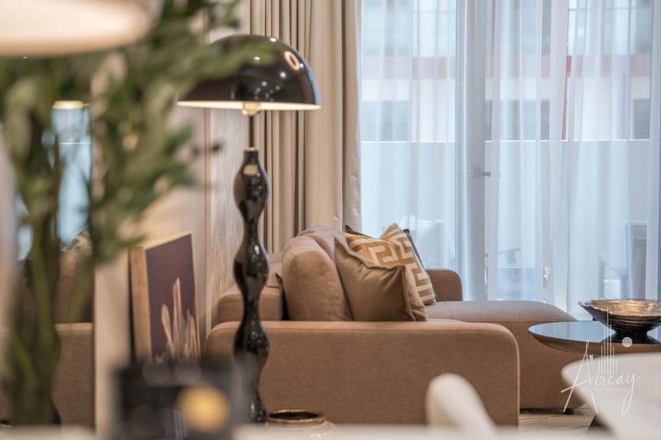 Modern Japandi 1BR Rooftop Infinity Pool & Views Apartment in Dubai