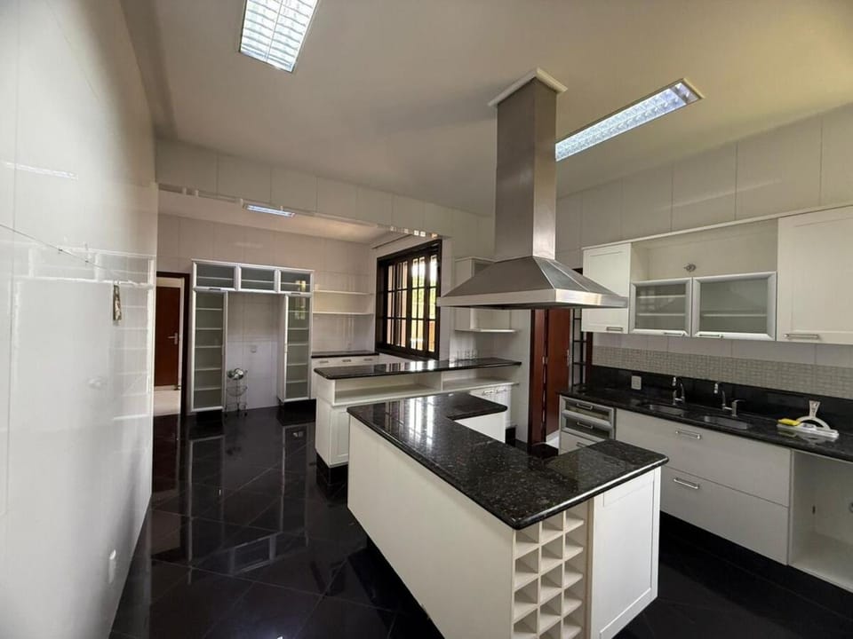 Mansão Alphaville Cruzeiro, ideal para MOTO GP House in Goiania