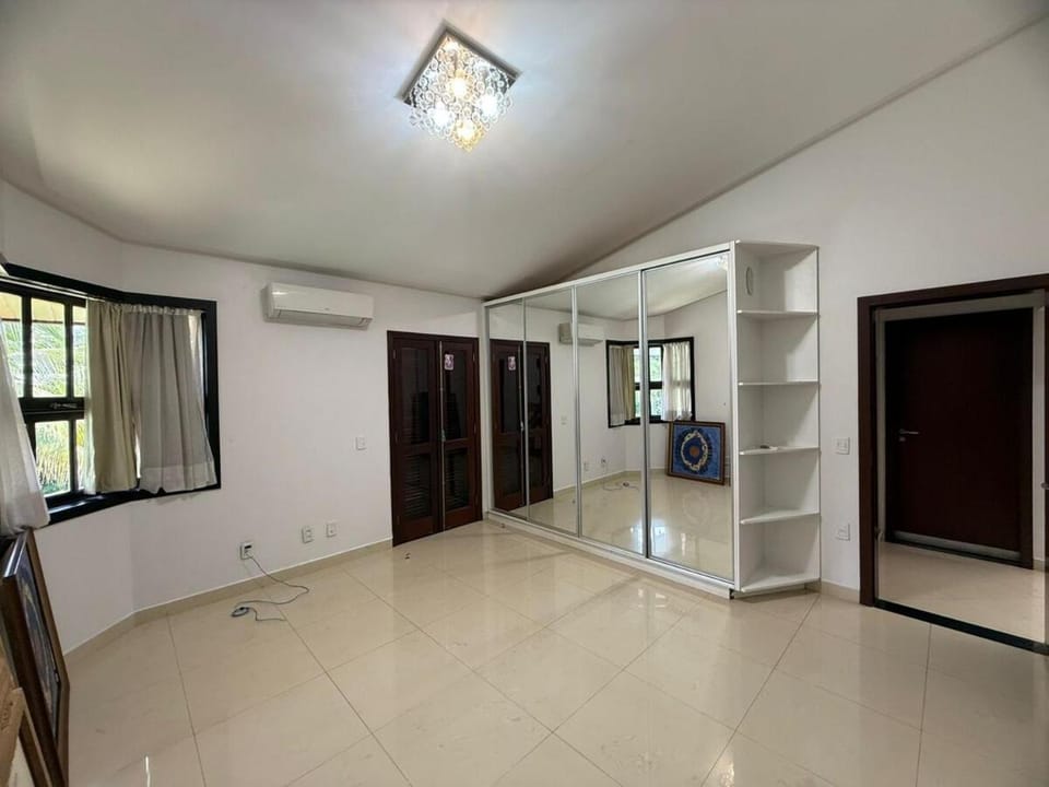 Mansão Alphaville Cruzeiro, ideal para MOTO GP House in Goiania