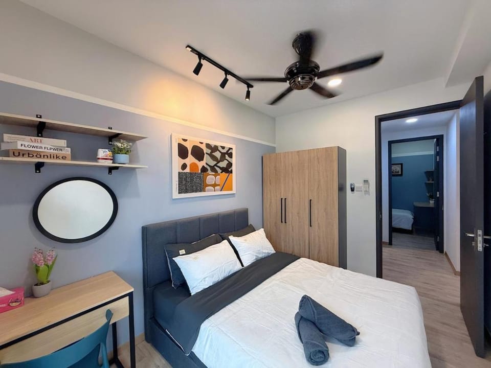 Bed, Bedroom, towels, wardrobe