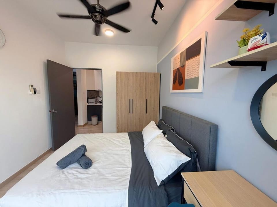 Bed, Bedroom, towels, wardrobe