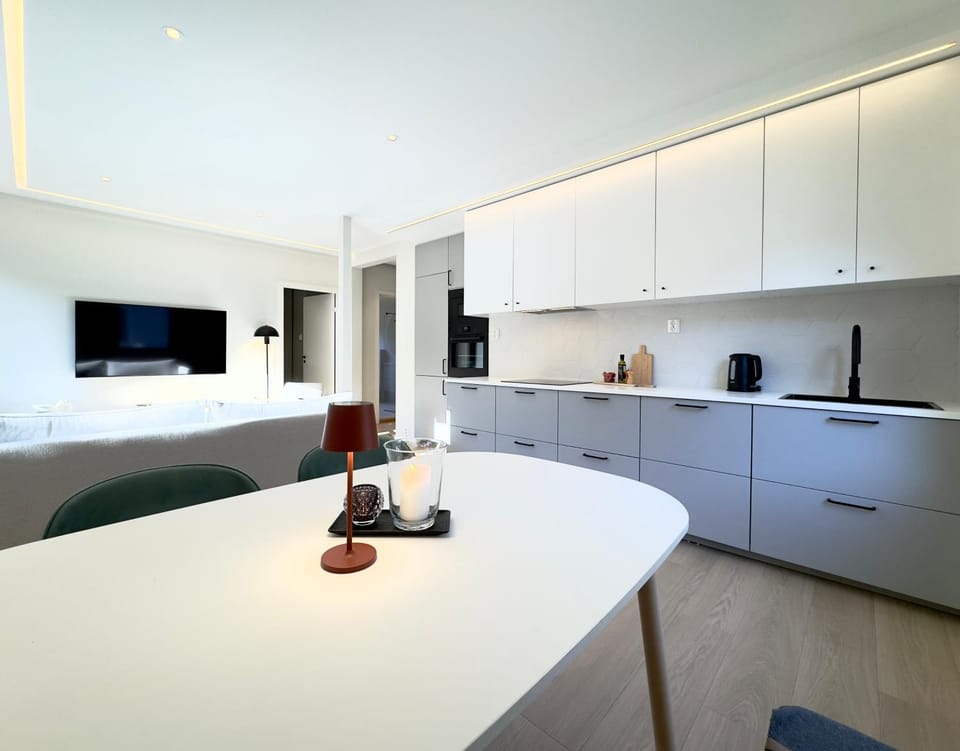 Kitchen or kitchenette, kitchen