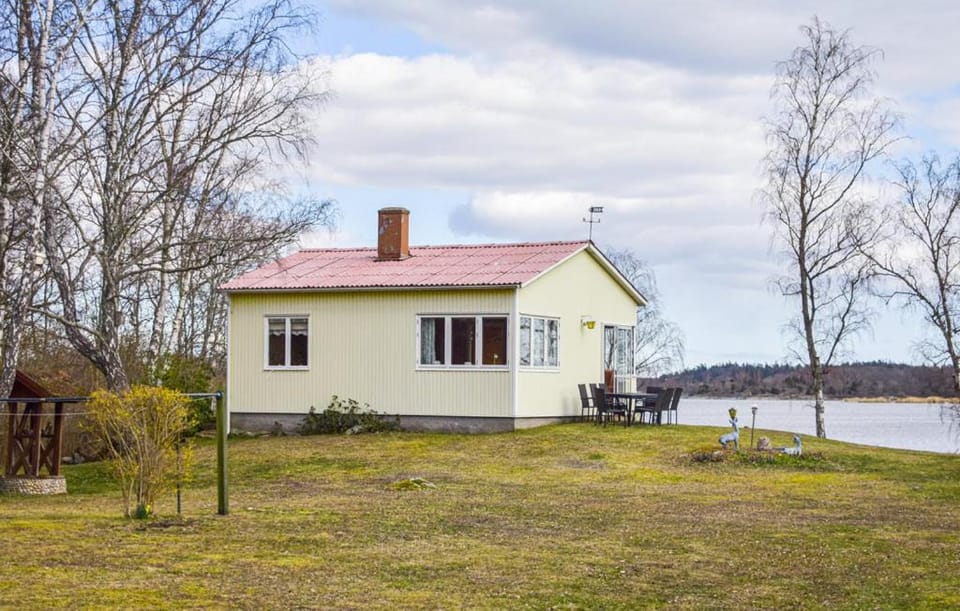 Sommarstuga med strandtomt House in Kalmar County, Sweden