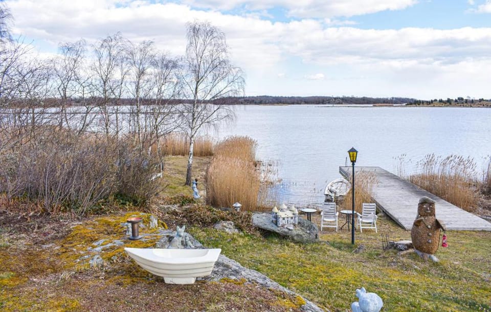 Sommarstuga med strandtomt House in Kalmar County, Sweden