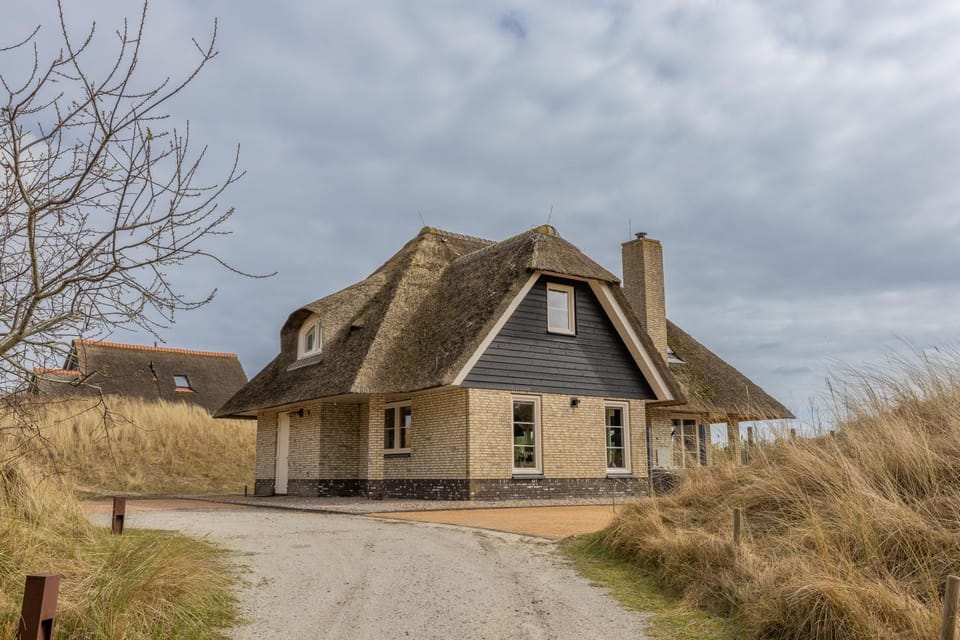 Binnenduyn 2 House in Friesland, Netherlands