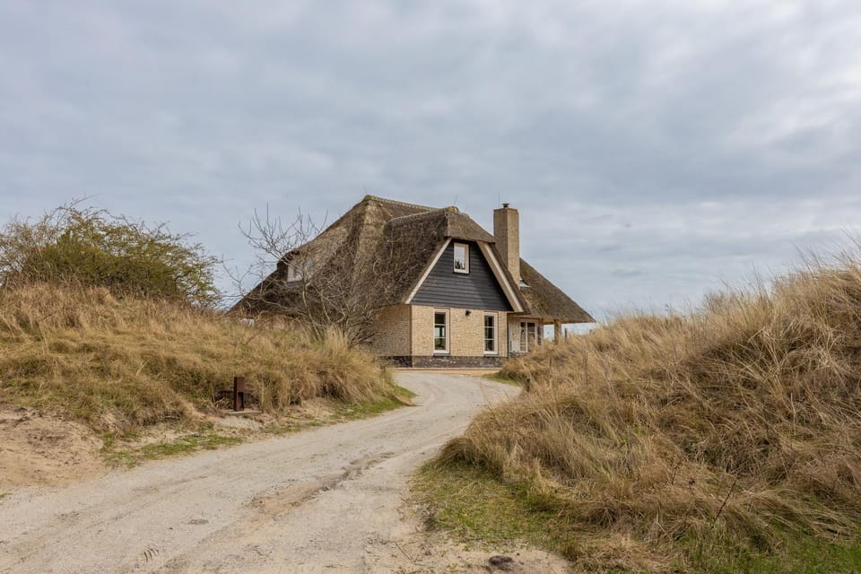 Binnenduyn 2 House in Friesland, Netherlands