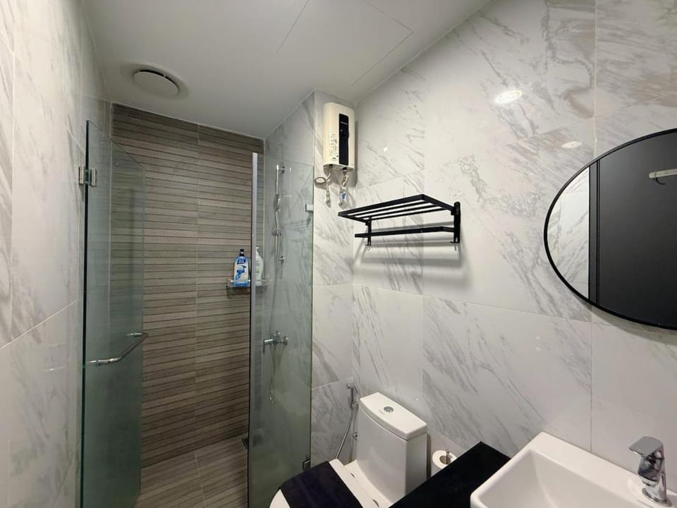 Shower, Toilet, Bathroom