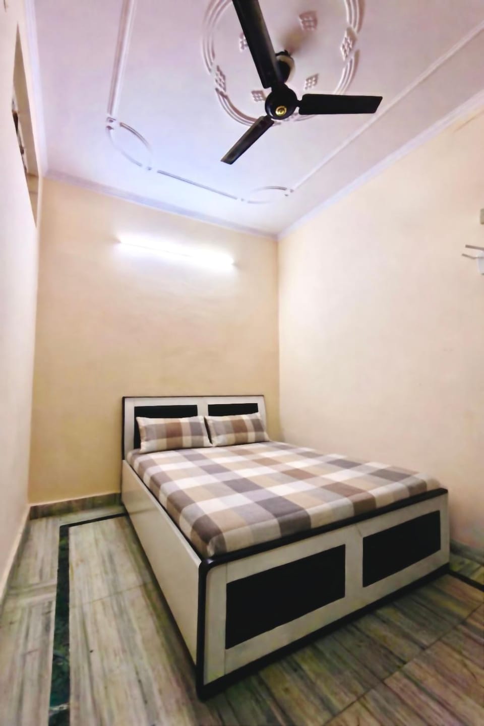 Le Comfort Apartment in New Delhi