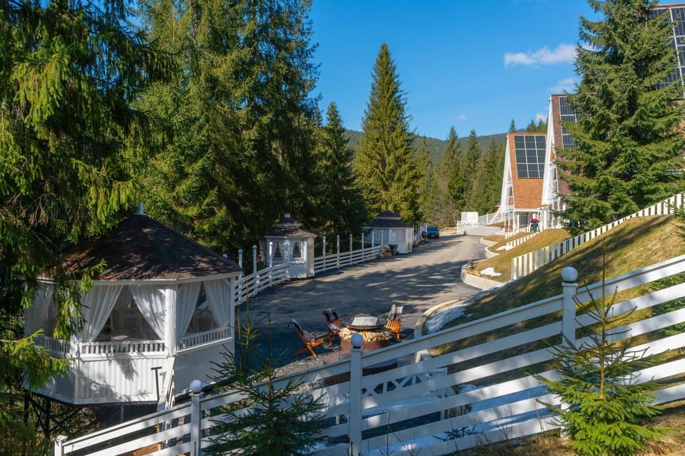 Property building, Neighbourhood, Natural landscape, Mountain view