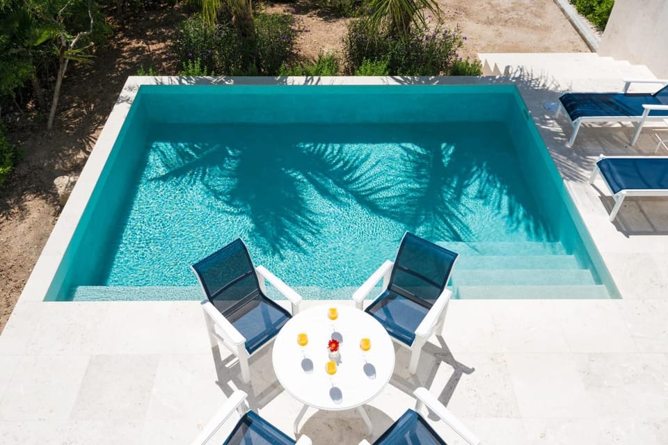 Little Plum 1BR Seaside Luxe Getaway Villa in The Bight Settlement