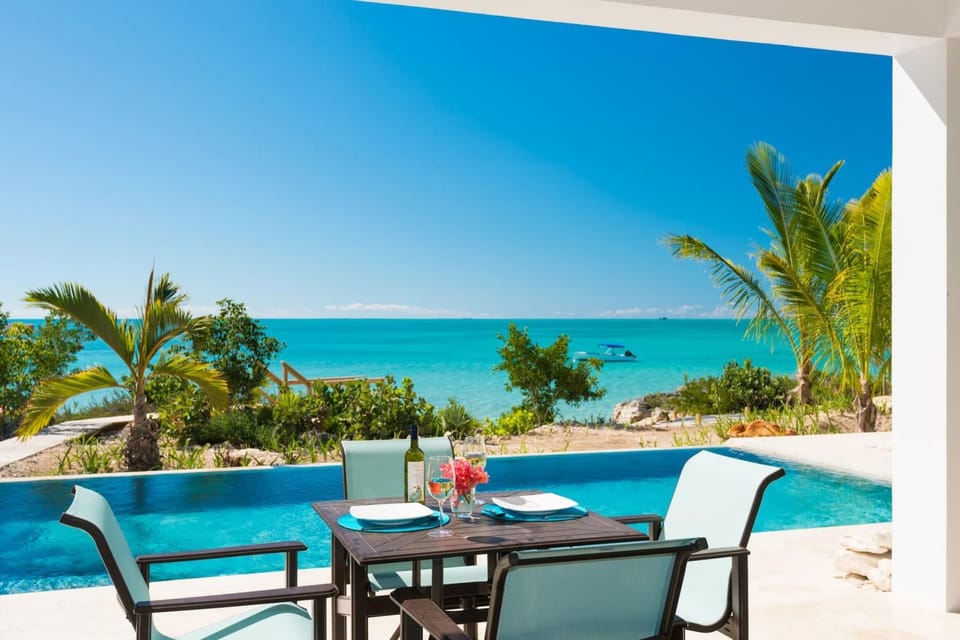 Miami Vice One 1BR Romantic Ocean & Bay Escape Villa in Turks and Caicos Islands
