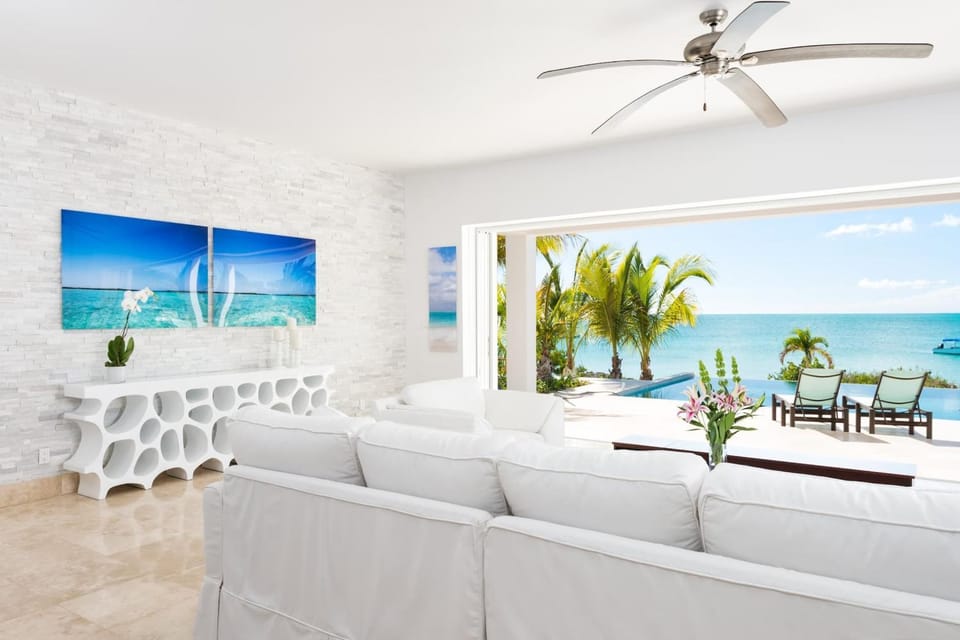 Miami Vice Two 2BR Luxe Waterfront with Kayaks & Views Villa in Turks and Caicos Islands