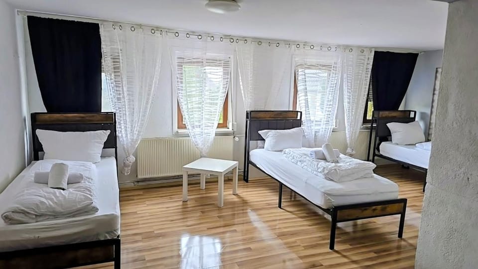 Bed, TV and multimedia, Living room, Photo of the whole room, Bedroom