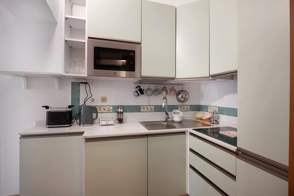 Kitchen or kitchenette, Living room