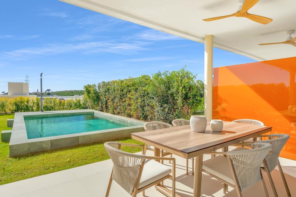 Off site, Balcony/Terrace, Swimming pool