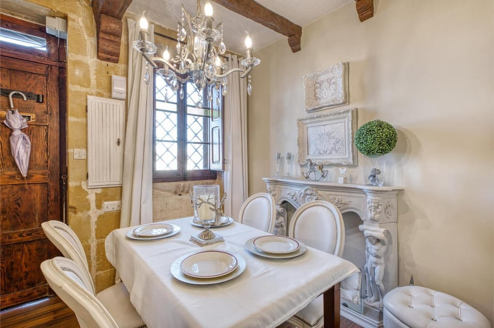Charming City Stay close to Seafront Apartment in Malta