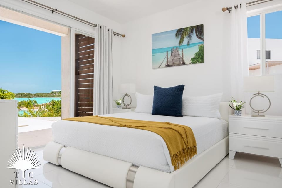 Cerulean 3BR Modern Villa on Chalk Sound w Pool & Water Access Villa in Turks and Caicos Islands