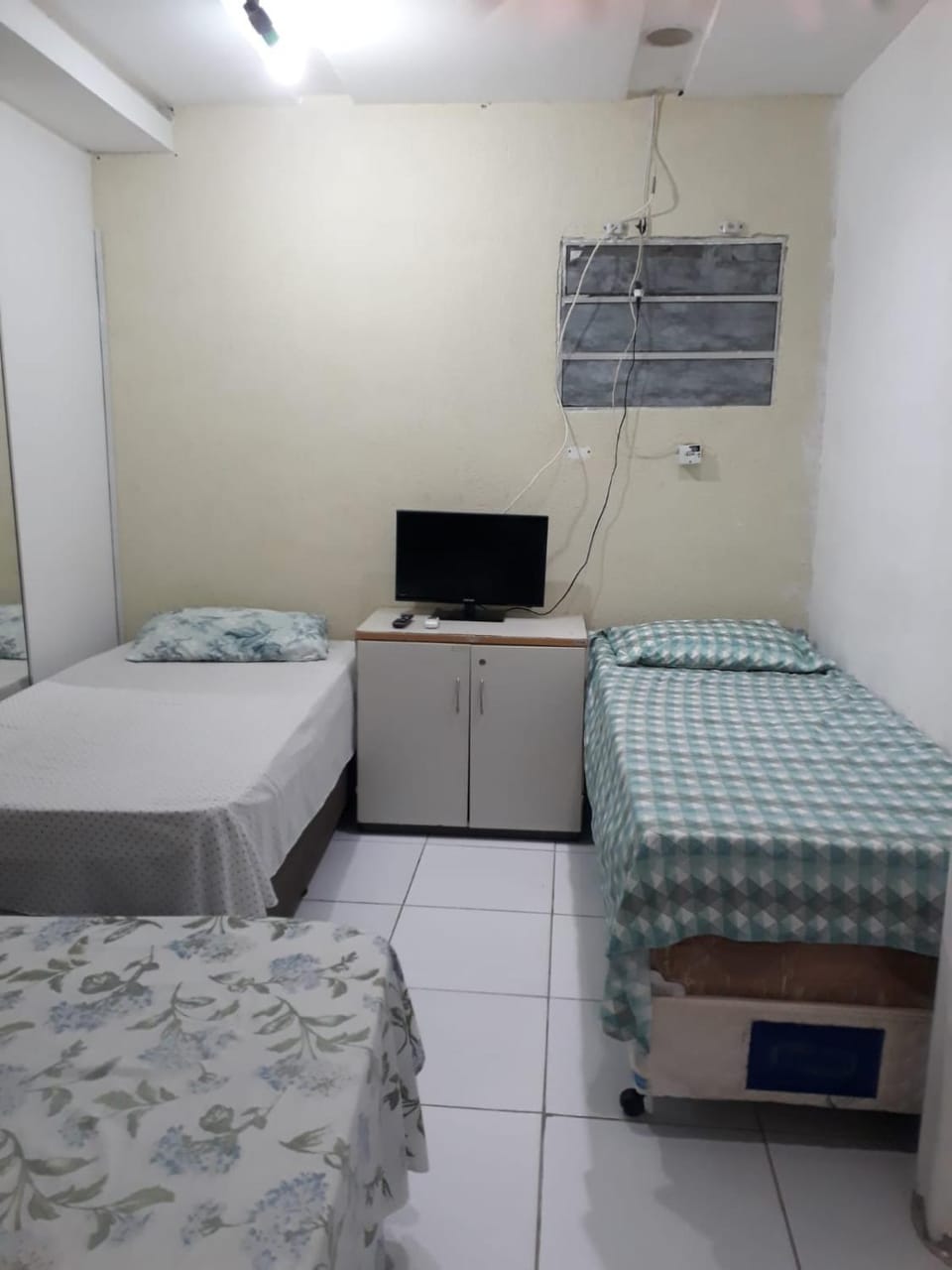 Bed, TV and multimedia