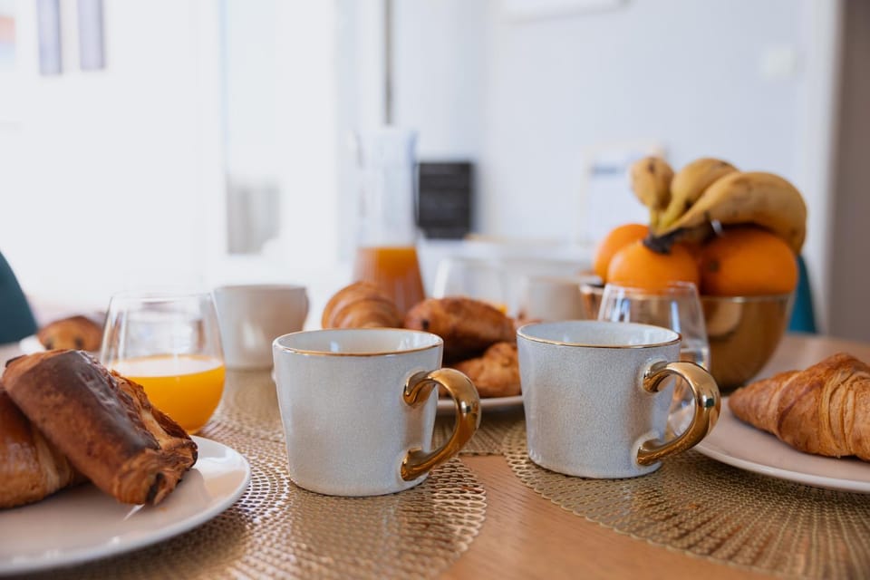 Coffee/tea facilities, Food and drinks