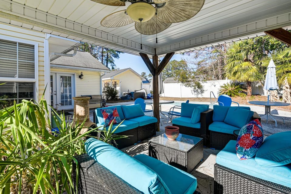 Hot Tub + Gazebo: Group Getaway Near Dtwn Conway! House in South Carolina