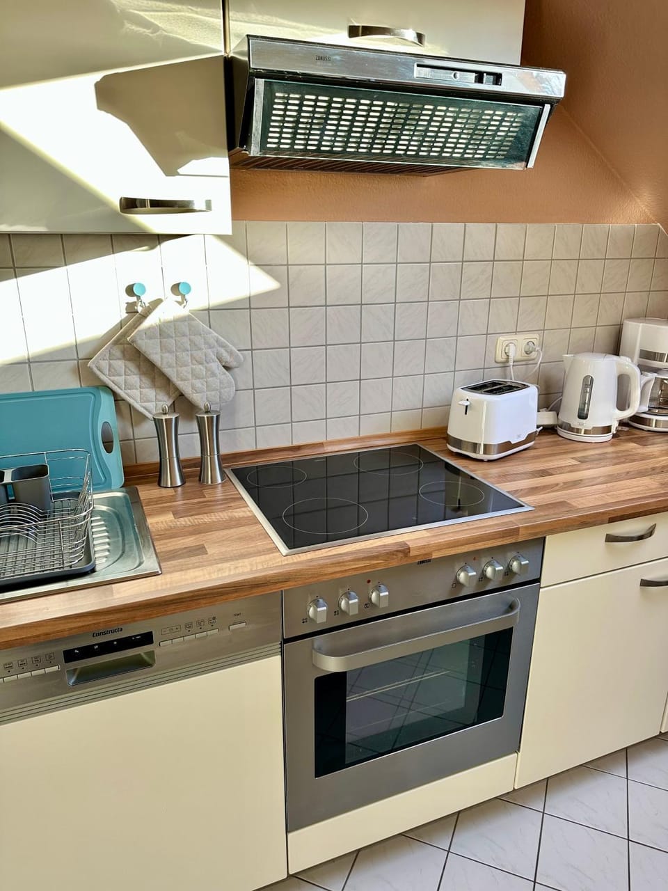 Kitchen or kitchenette, stove, kitchen