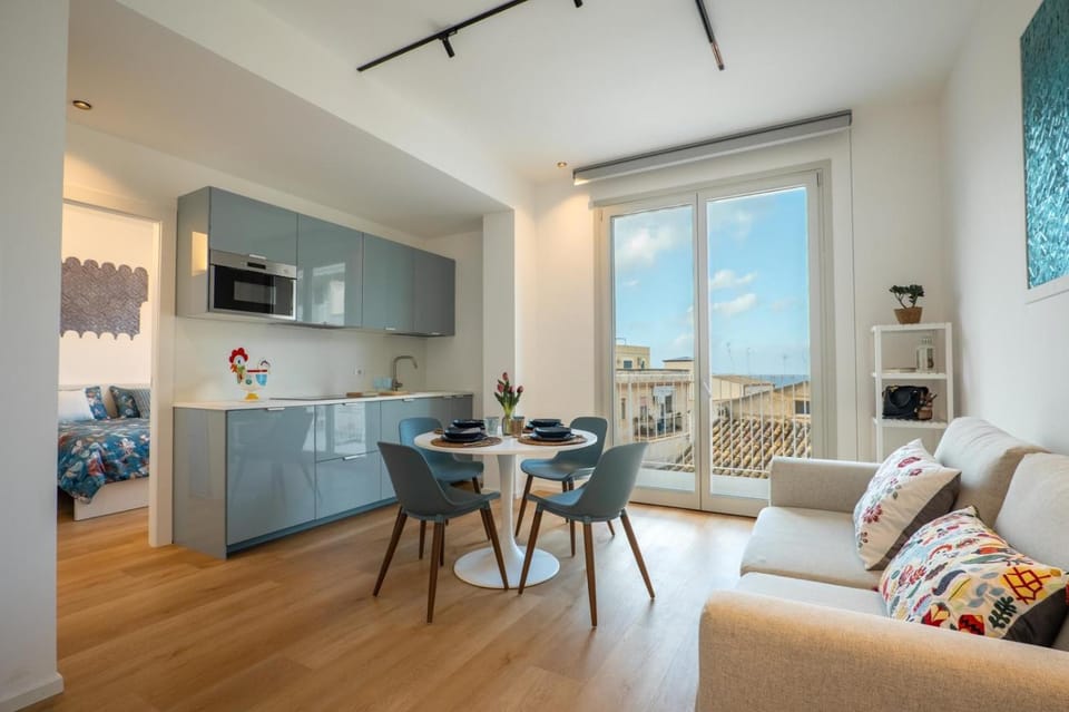 Property building, Kitchen or kitchenette, Living room