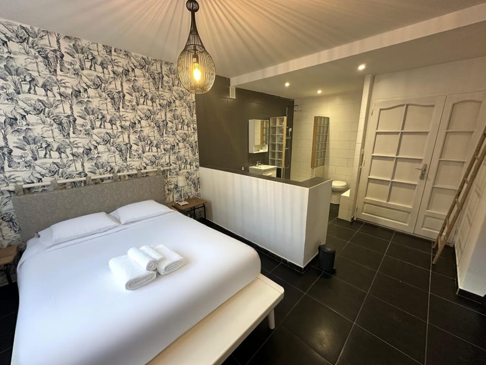 Bed, Photo of the whole room, Bedroom, towels, wardrobe