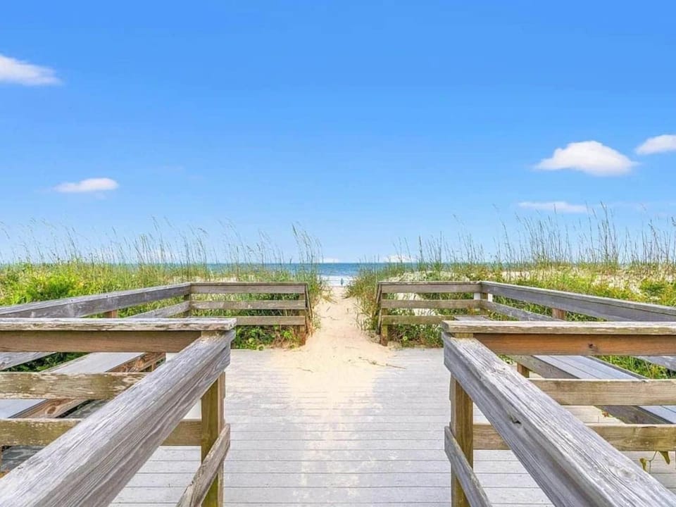 BeachBliss House~2nd row~sleep18 Bike&Pet Friendly House in South Carolina