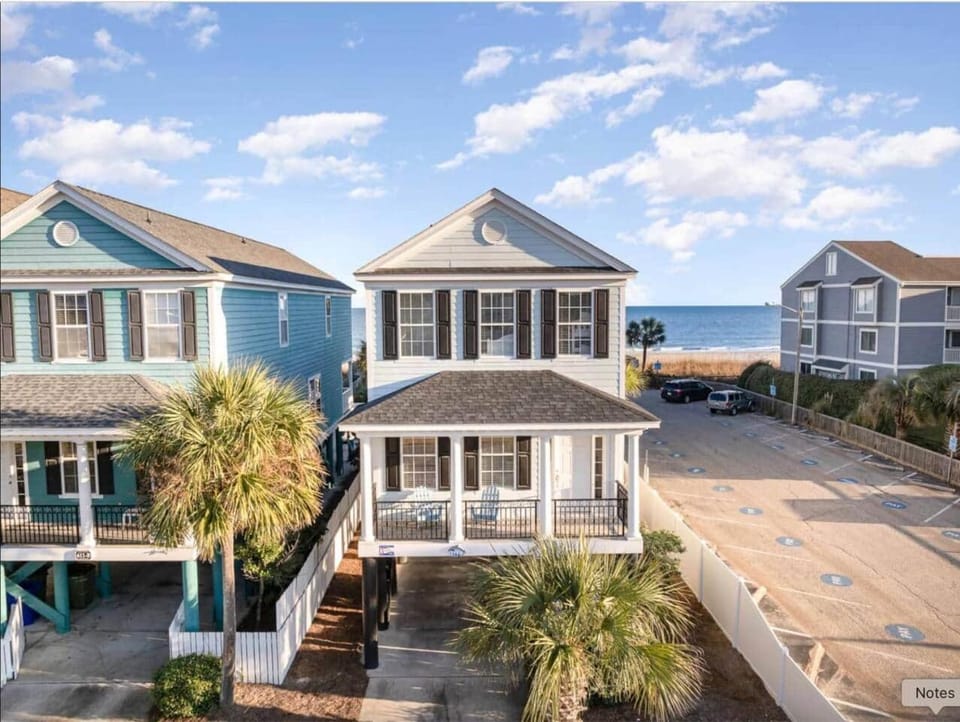 Coastal Comfort - Surfside Beach House in Surfside Beach