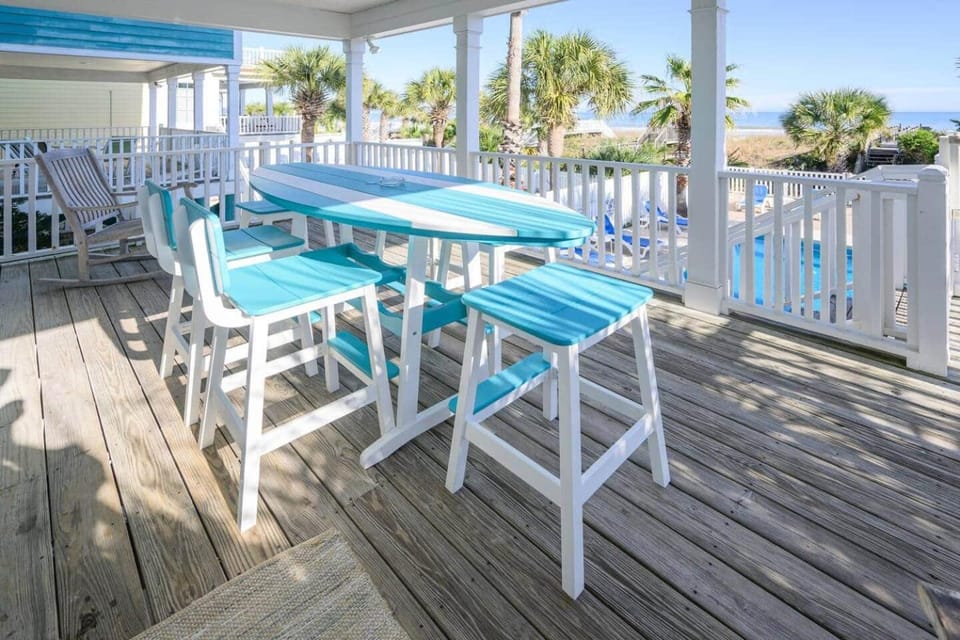 Coastal Comfort - Surfside Beach House in Surfside Beach