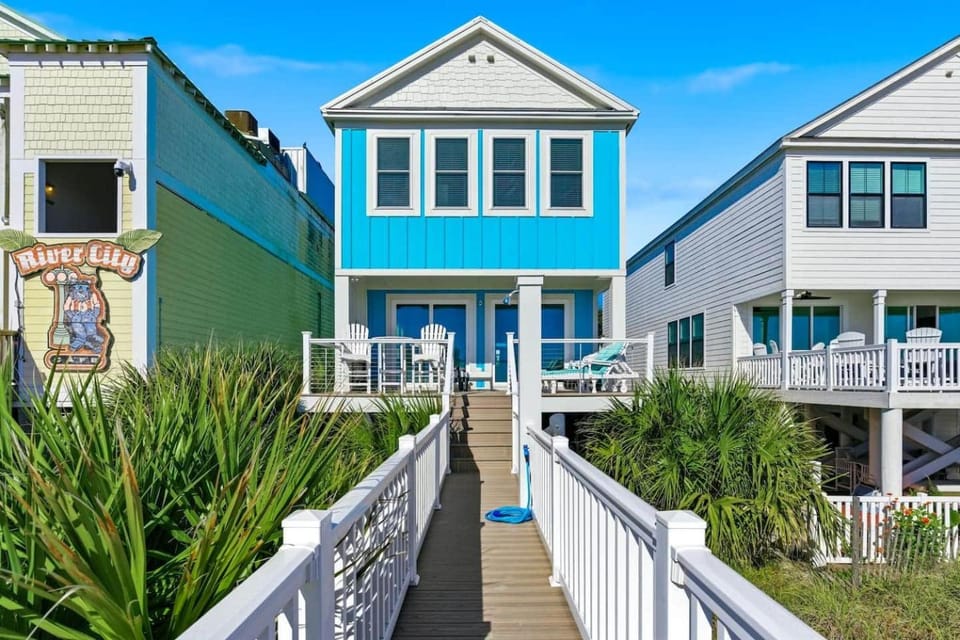 Pier Pleasure - Surfside Beach House in Surfside Beach