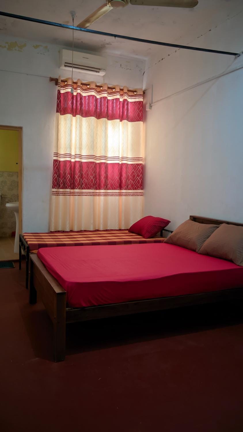 Bed, Bathroom, Bedroom, air conditioner