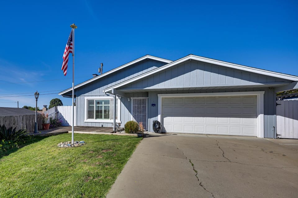 Large Yard & Fire Pit: Peaceful Arroyo Grande Home House in Grover Beach