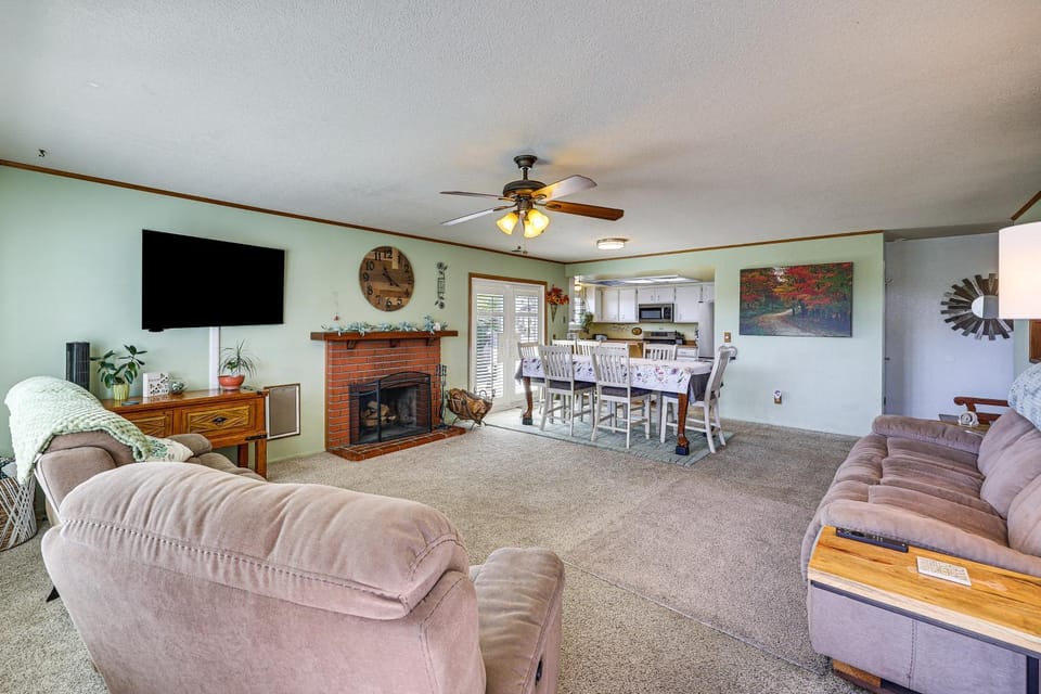 Large Yard & Fire Pit: Peaceful Arroyo Grande Home House in Grover Beach