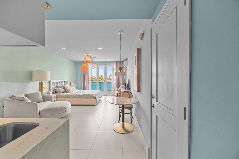 Perfect Couples Getaway with Ocean View Location Apartment in San Juan