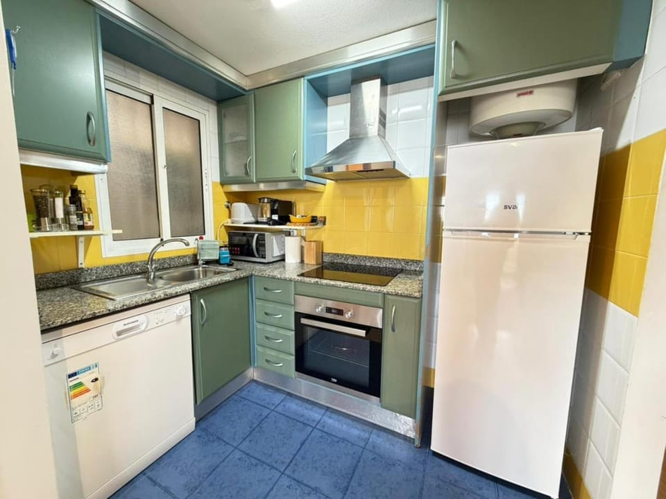 microwave, oven, toaster, kitchen
