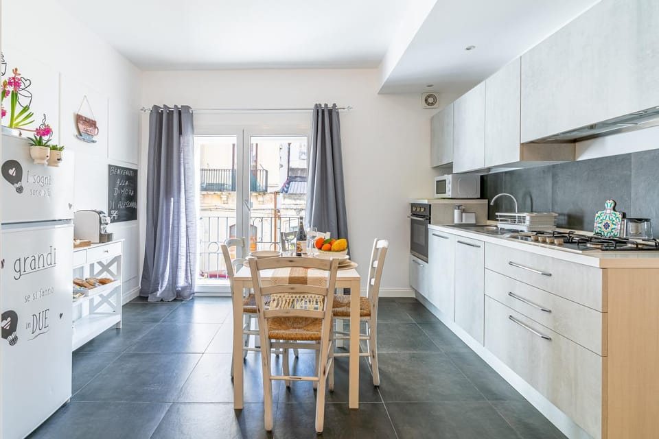 Property building, Kitchen or kitchenette, Living room