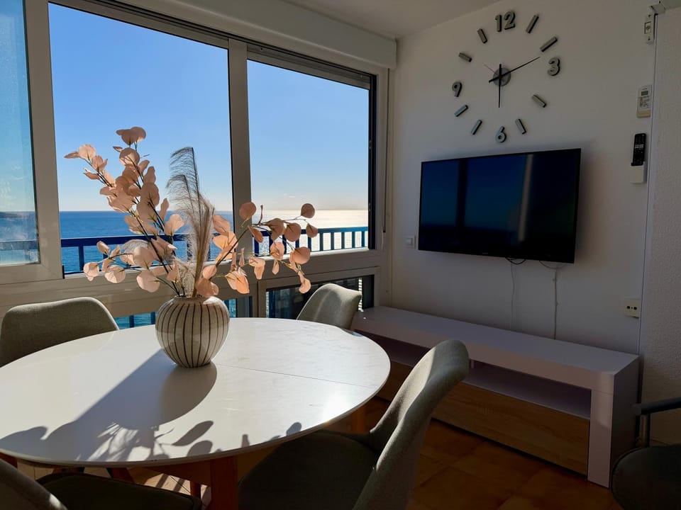 TV and multimedia, Dining area, Sea view