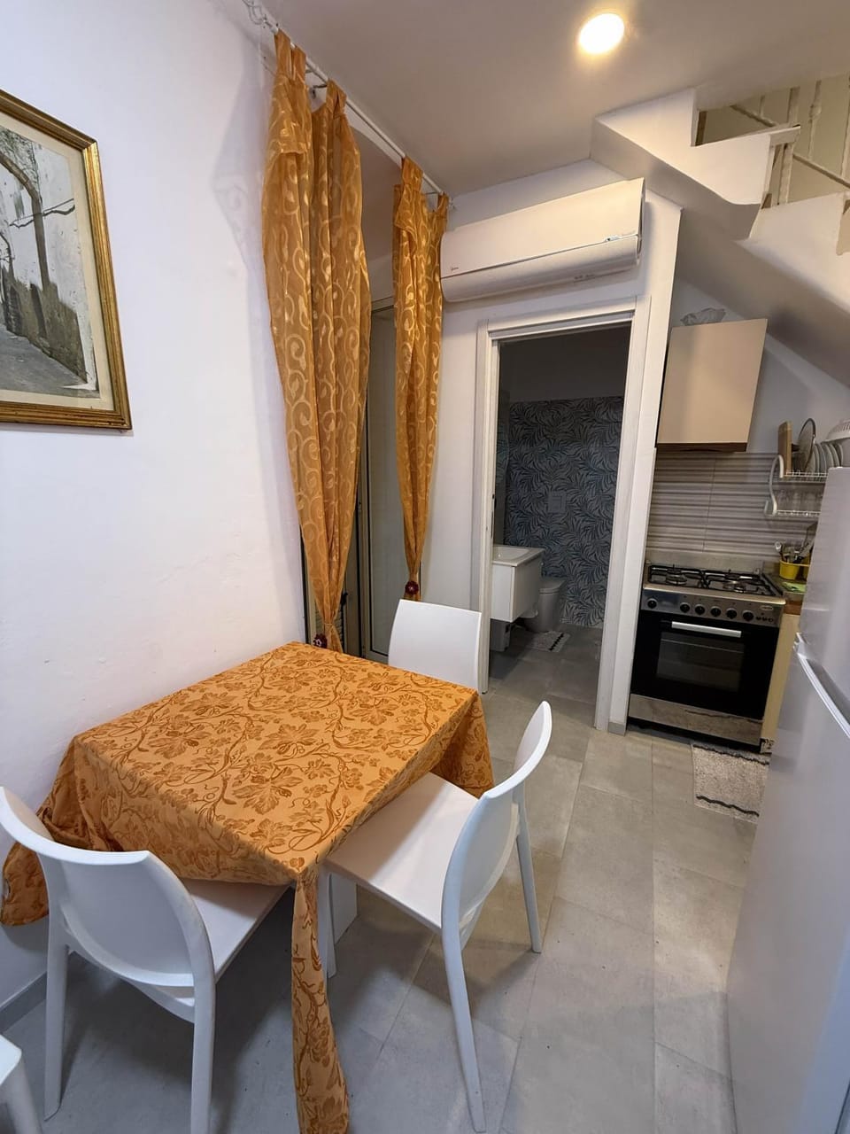 Dining area, oven, stove