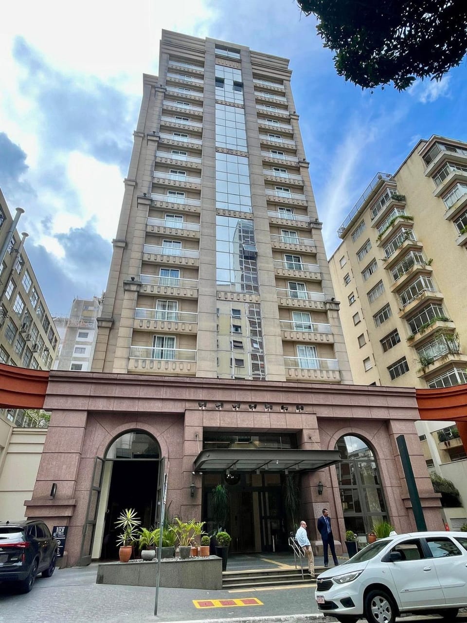 Facade/entrance